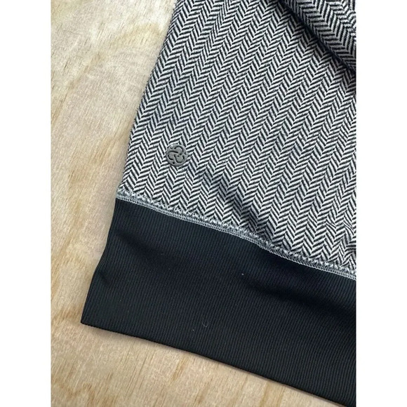 Zella Hoodie Jacket Size  Large Black Pullover  pockets  hood - Picture 7 of 7